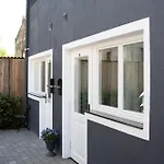 Design Garden With Private Parking & Playground Apartment