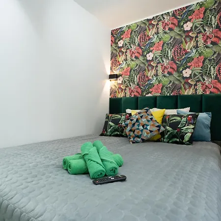 Апартаменты Design Garden With Private Parking & Playground Рига