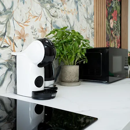 Design Garden With Private Parking & Playground Апартаменти