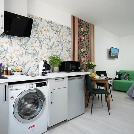 Design Garden With Private Parking & Playground Апартаменты Рига