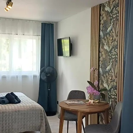 Design Garden With Private Parking & Playground Apartment
