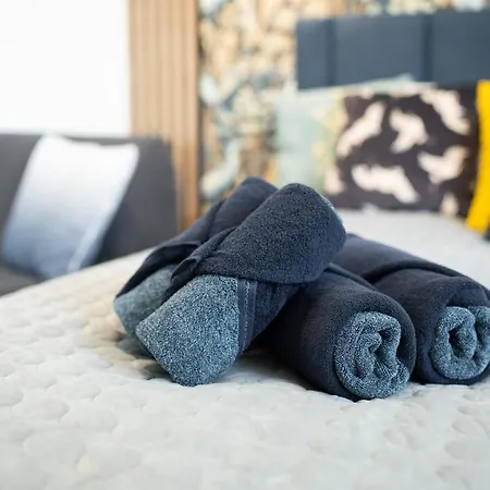 Design Garden With Private Parking & Playground Рига