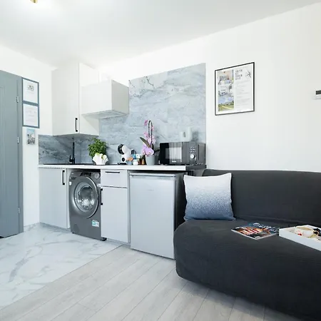 Design Garden With Private Parking & Playground Апартаменты