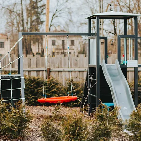 Design Garden With Private Parking & Playground * ריגה