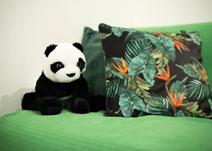 Апартаменти Design Garden With Private Parking & Playground *