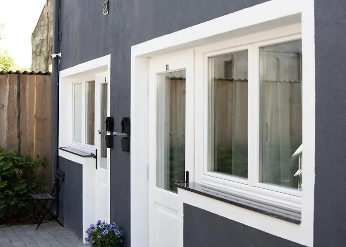 Design Garden With Private Parking & Playground Apartment