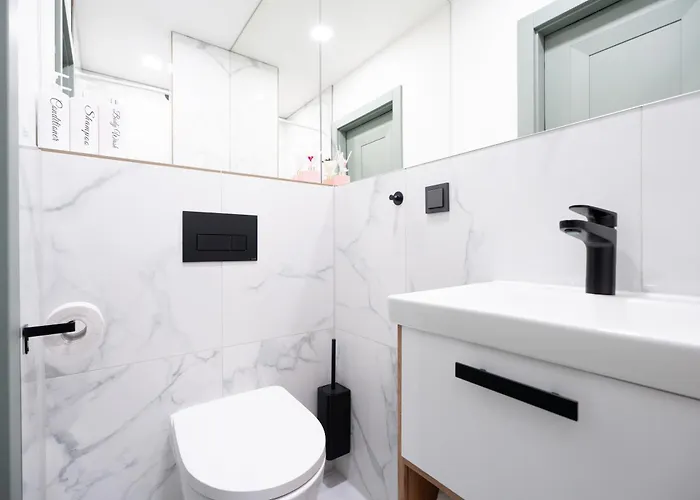 Design Garden With Private Parking & Playground Apartment *