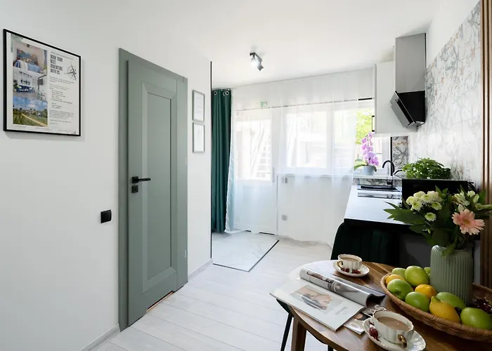 Apartment Design Garden With Private Parking & Playground *