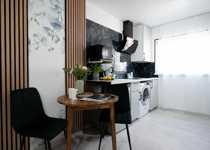 Apartment Design Garden With Private Parking & Playground