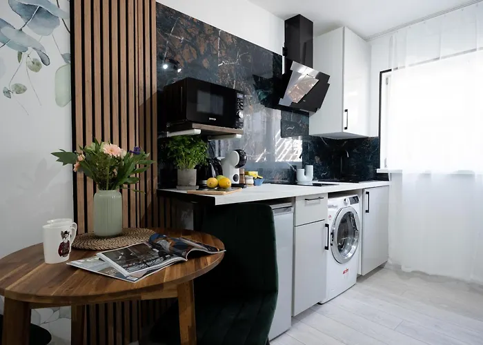 Apartment Design Garden With Private Parking & Playground