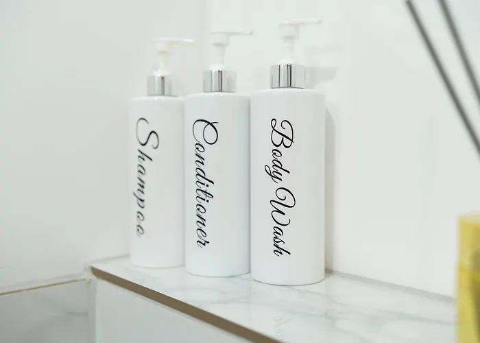 Design Garden With Private Parking & Playground