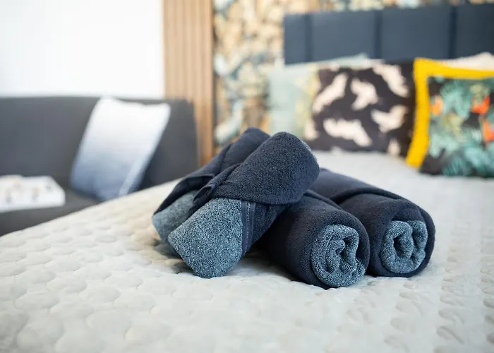 Design Garden With Private Parking & Playground Рига