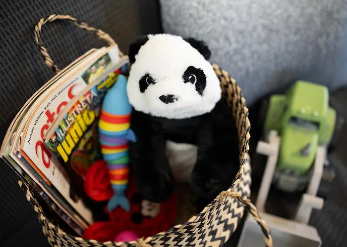 Design Garden With Private Parking & Playground Ρίγα