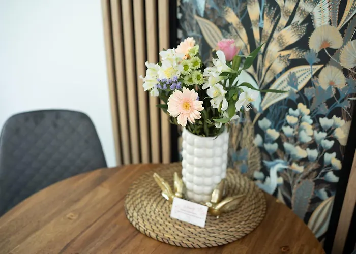 Apartment Design Garden With Private Parking & Playground