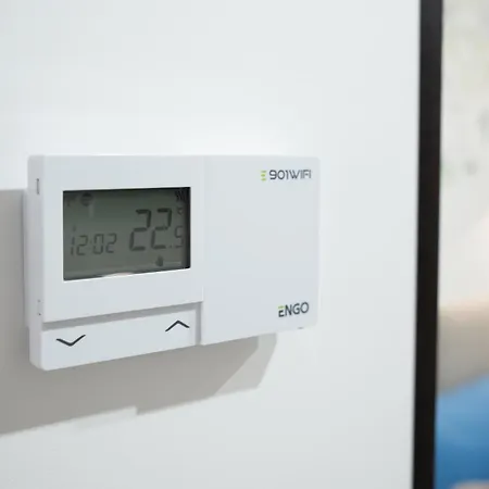 Design Garden With Private Parking & Playground リガ