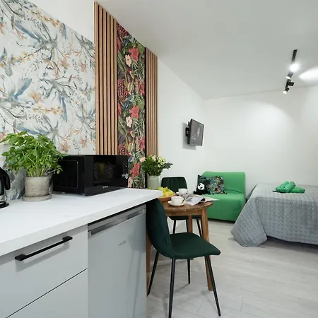 Design Garden With Private Parking & Playground * リガ