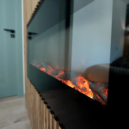 Design Garden With Private Parking & Playground アパート *