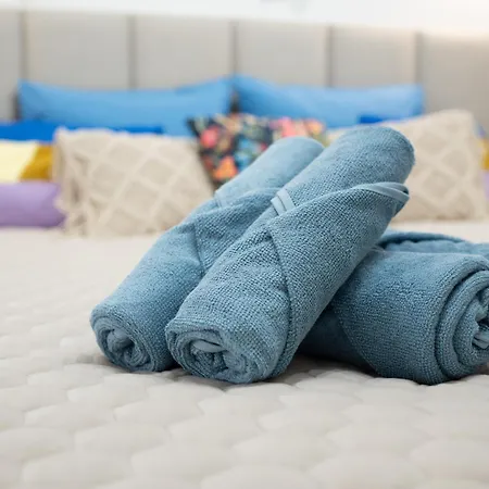 Design Garden With Private Parking & Playground