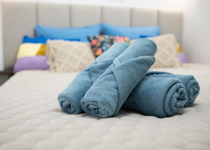 Design Garden With Private Parking & Playground