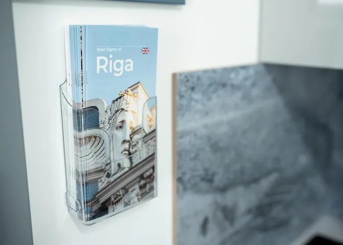 Design Garden With Private Parking & Playground